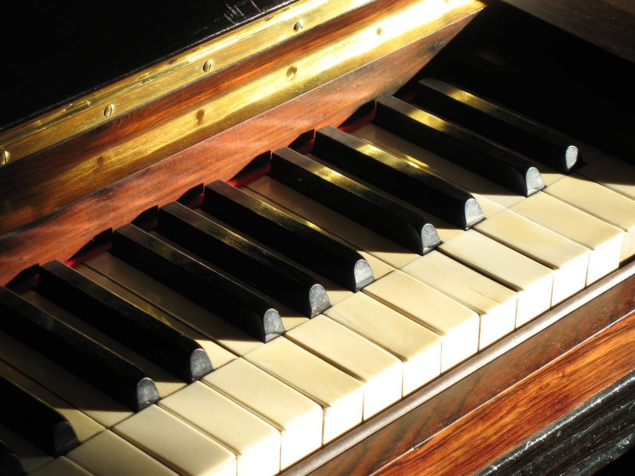 piano, key, ivory-1730399.jpg