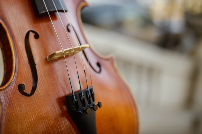 Detail,Of,Violin.,Selective,Focus,With,Shallow,Depth,Of,Field.